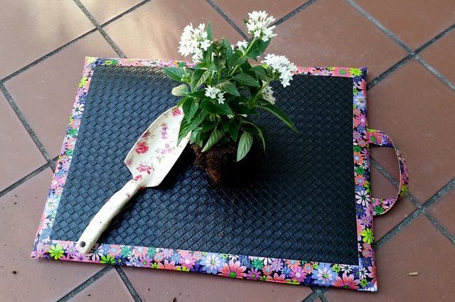 DIY Garden Kneeling Pad