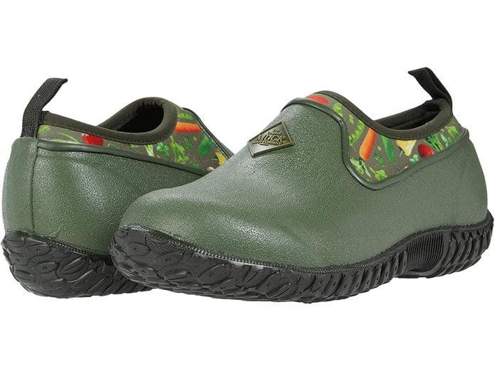 muckboots gardening shoes